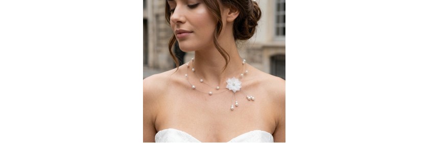 Collier mariage fleur soie et perles blanc CO1285A