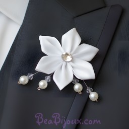 Broche mariage fleur blanche BRO348