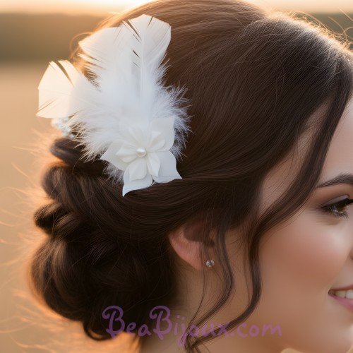Pince à cheveux mariage blanc fleur plumes