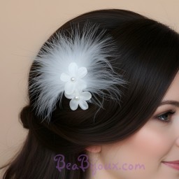 Pince à cheveux mariage plumes et fleurs blanches PI006A