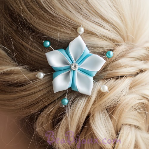 Epingle fleur blanc turquoise perles