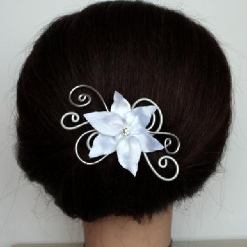 Epingle à cheveux fleur blanc et argent Epingle à cheveux fleur blanc et argent