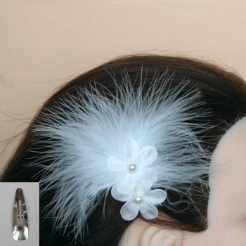 Pince à cheveux mariage plumes et fleurs blanches PI006A