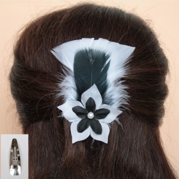 Pince à cheveux blanc noir plumes fleur PI002A