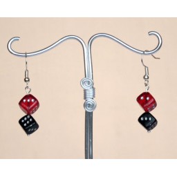 Boucles d oreilles dés rouge et noir BO3000A