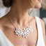 Parure fleurs blanches simili cuir PA7001 Parure fleurs blanches simili cuir PA7001