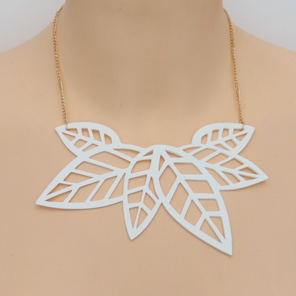 Collier mariage feuilles blanc Collier mariage feuilles blanc