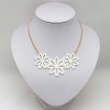 Collier mariage fleurs simili cuir blanc CO7001