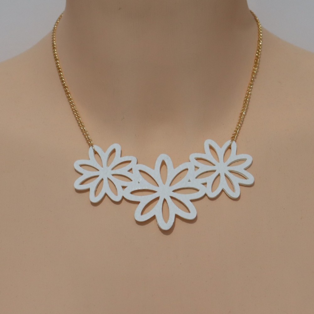 Parure fleurs blanches simili cuir Parure fleurs blanches simili cuir