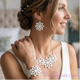 Parure fleurs blanches simili cuir PA7001