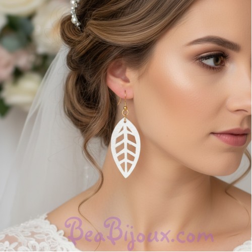 Boucles d'oreilles feuilles blanc