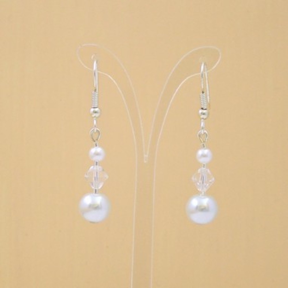 Boucles d'oreilles blanches et cristal