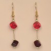 Boucles d oreilles perles cube rouge BO1176A