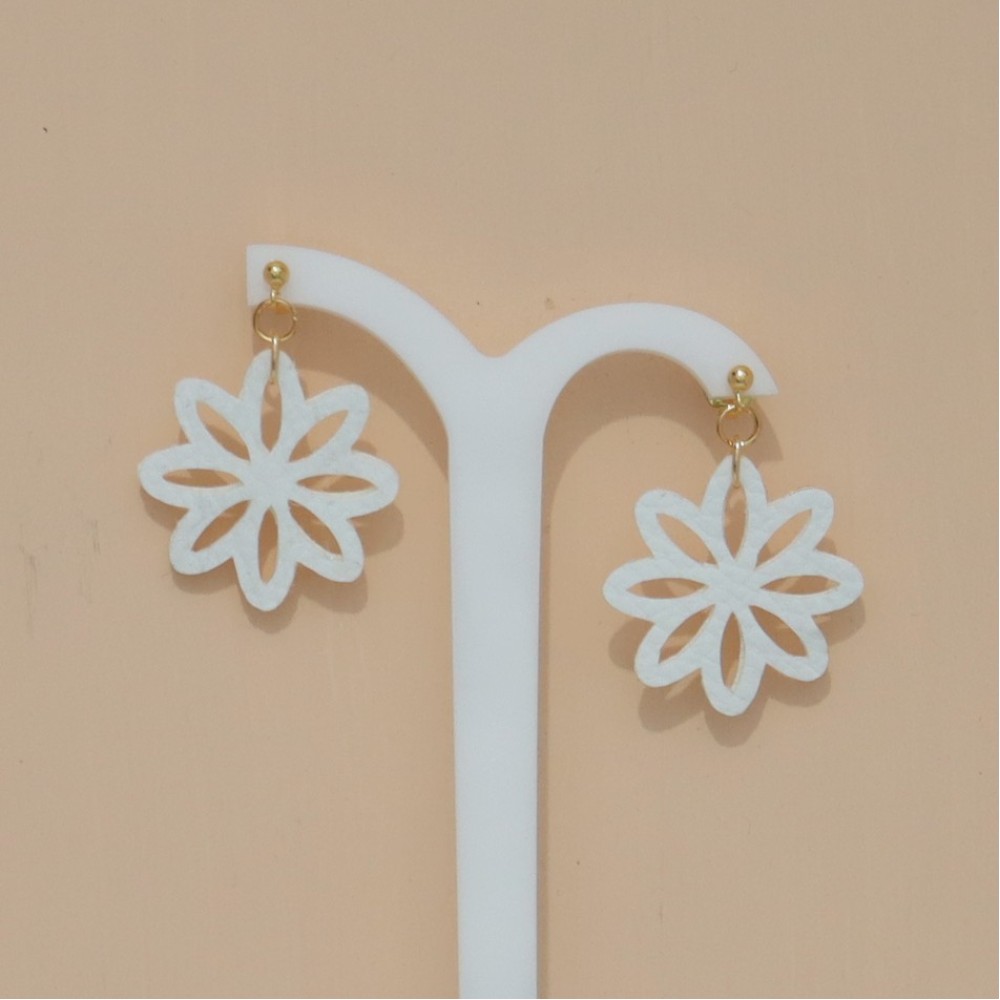 Parure fleurs blanches simili cuir Parure fleurs blanches simili cuir