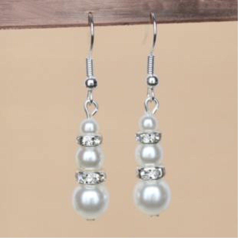 Boucles d'oreilles blanc et strass Boucles d'oreilles blanc et strass
