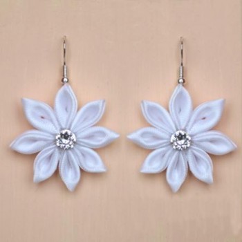 Boucles d'oreilles fleurs satin blanches BO1248A