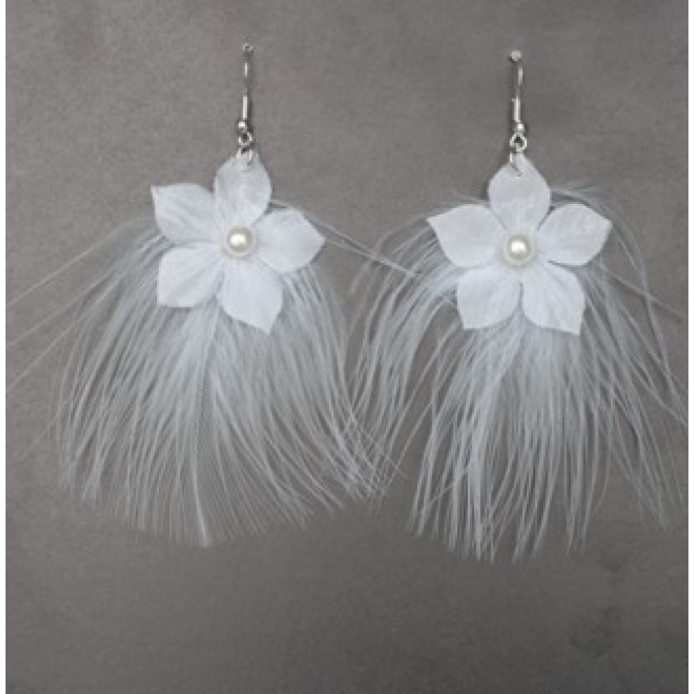 Boucles d'oreilles fleur plumes blanc Boucles d'oreilles fleur plumes blanc