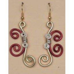 Boucles d oreilles aluminium rouge foncé et or BOA263