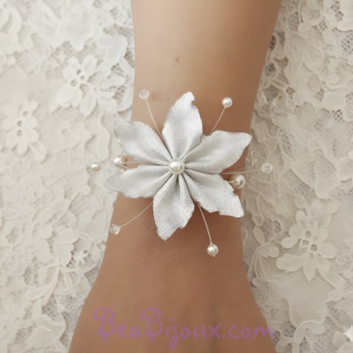 Bracelet blanc cristal fleur argent