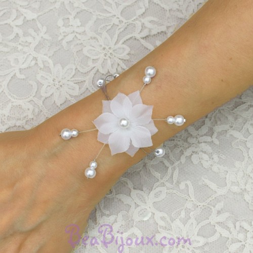 Bracelet mariage fleur soie blanc
