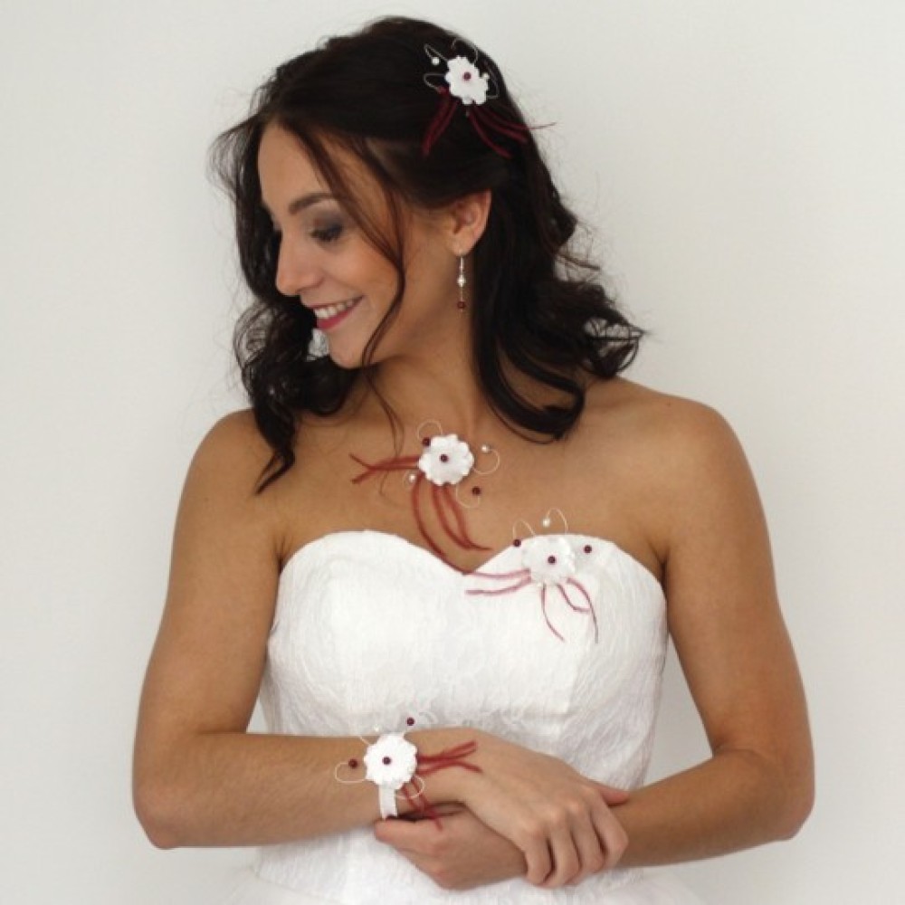 Bracelet mariage fleur plumes ivoire clair bordeaux