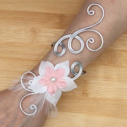 Bracelet de mariage argent fleur blanc et rose plumes BRA1282A