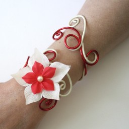 Bracelet mariage blanc et rouge + fleurs BRA248