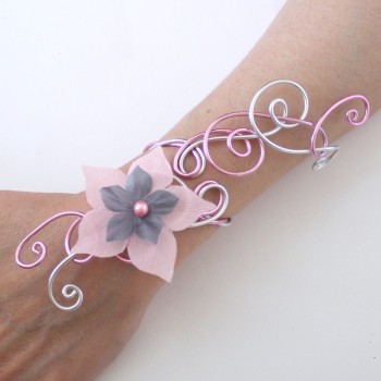 Bracelet mariage fleur rose gris BRA347