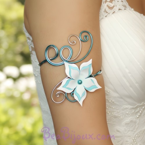 Bracelet brassard fleur blanc turquoise