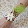 Bracelet mariage chocolat vert anis ivoire fleur plumes BRA346