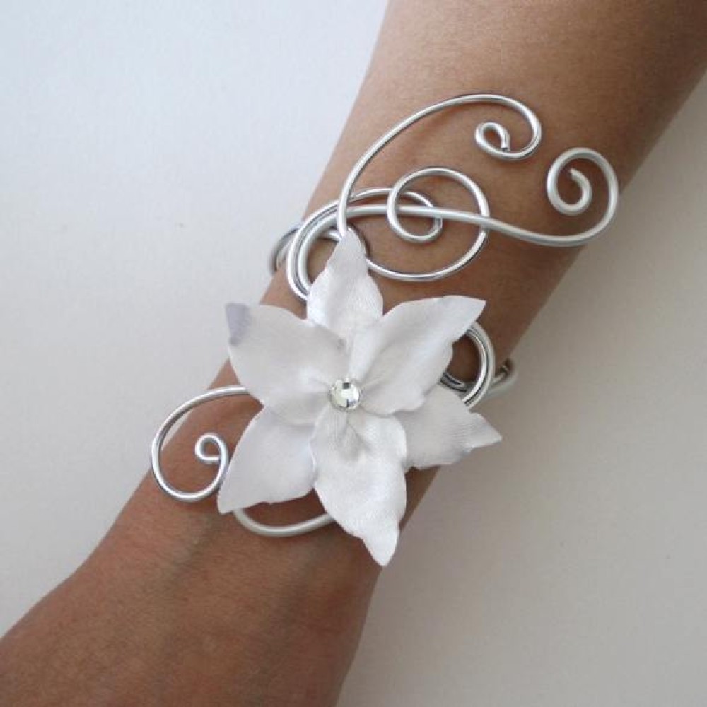 Bracelet mariage fleur blanc et argent Bracelet mariage fleur blanc et argent