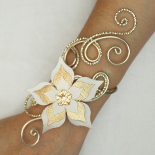 Bracelet mariage fleur ivoire champagne dore