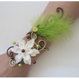 Bracelet mariage chocolat vert anis ivoire + fleur + plume BRA346