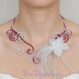 Collier mariage blanc et fuchsia + fleurs + plumes COA318