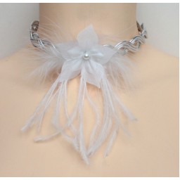 Collier mariage aluminium blanc fleur plumes COA262