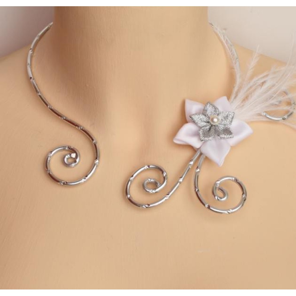 Collier mariage blanc argent fleur plumes Collier mariage blanc argent fleur plumes