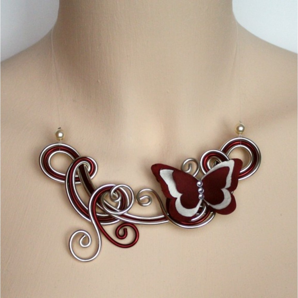 Collier mariage bordeaux champagne papillon