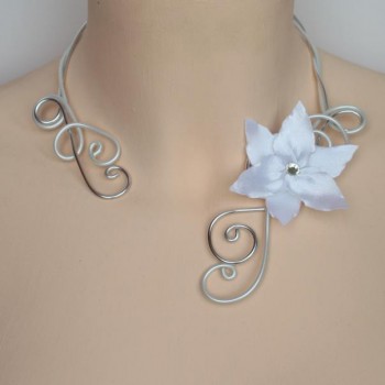 Collier mariage fleur blanc et argent COA331