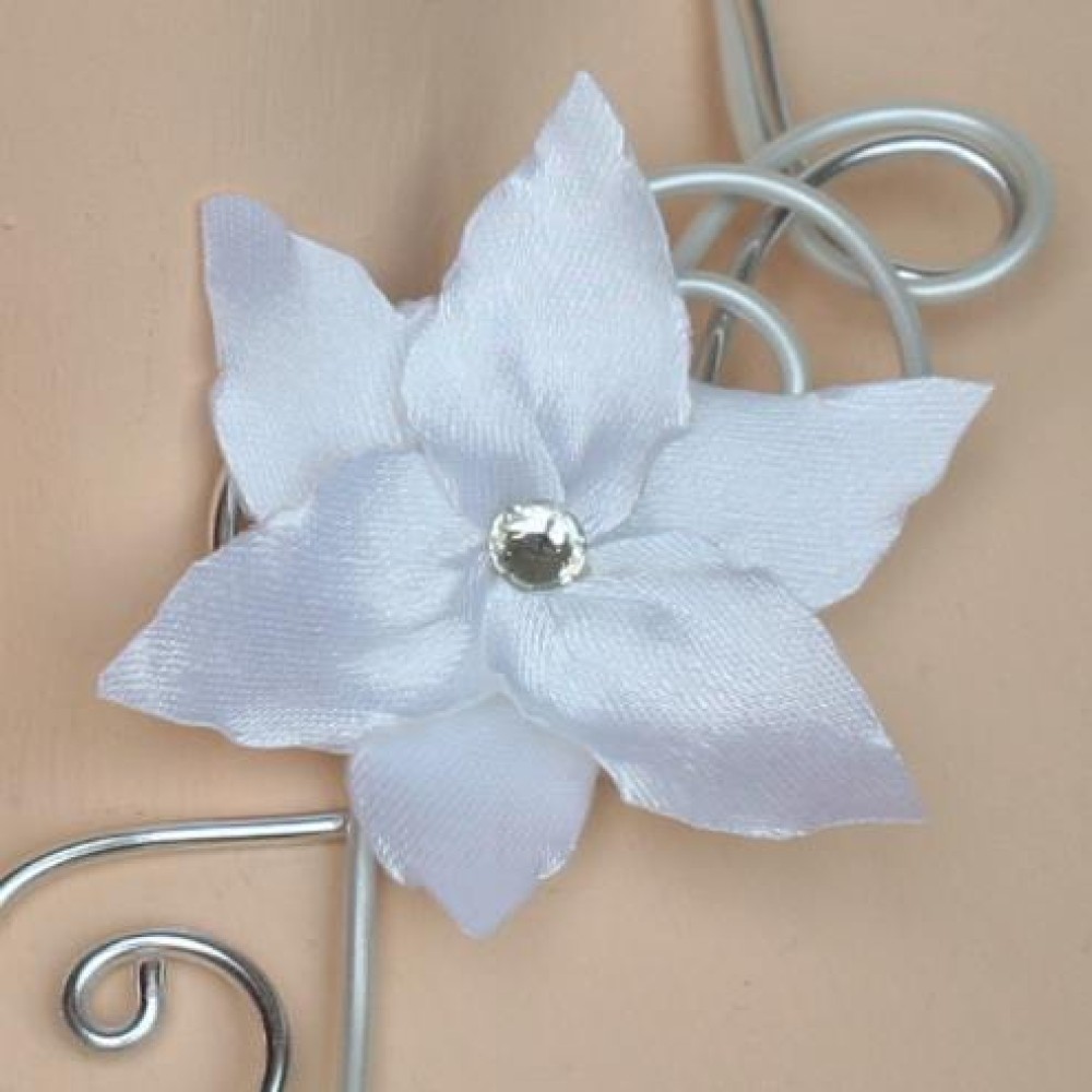 Collier mariage fleur blanc et argent Collier mariage fleur blanc et argent