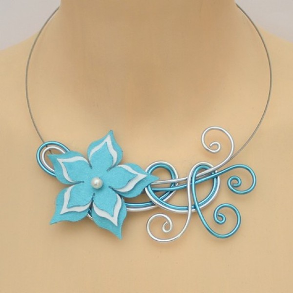 Collier Fantaisie Bleu Turquoise, Argenté Et Blanc - Fleur, Pour Mariage Ou Soirée