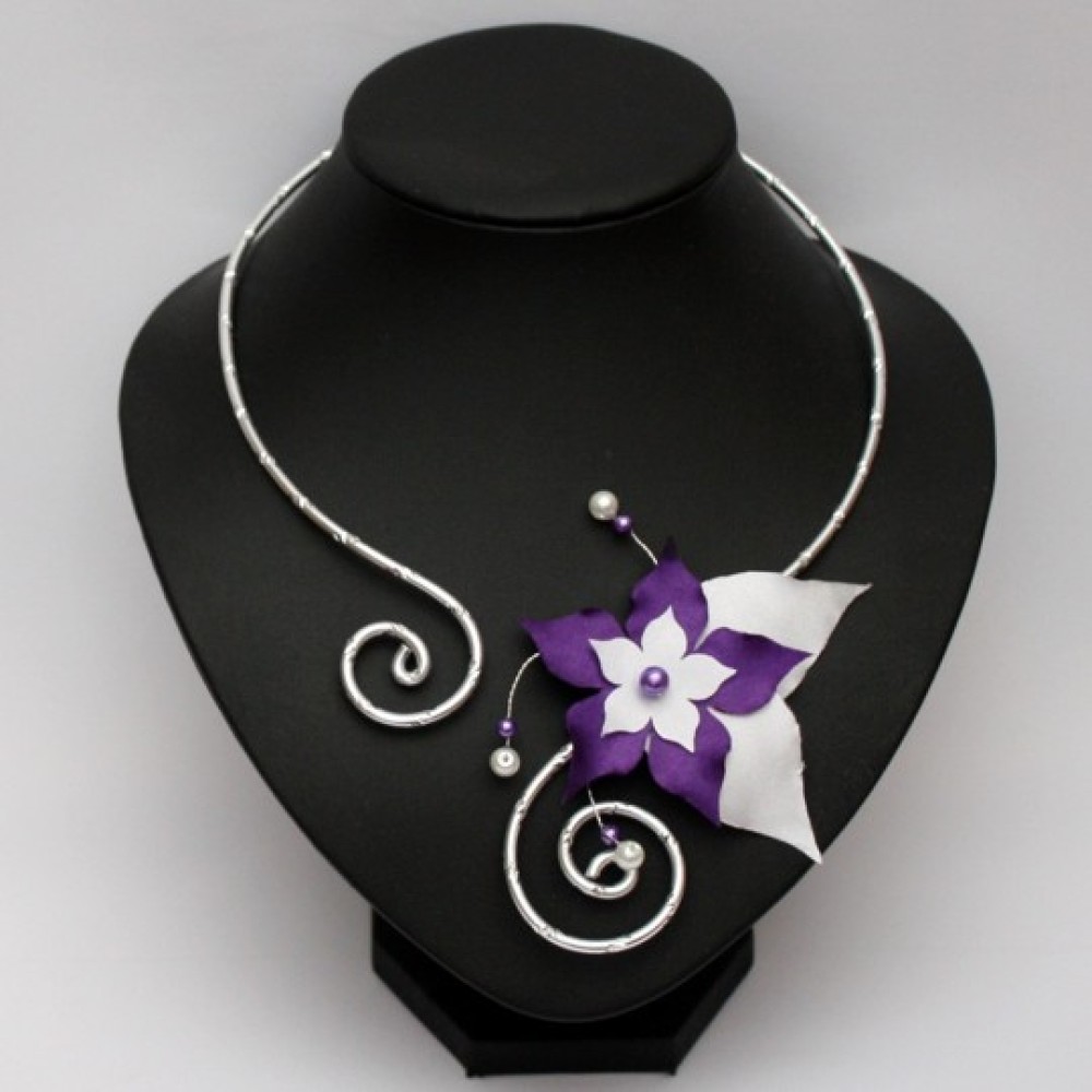 Collier mariage fleur blanc violet