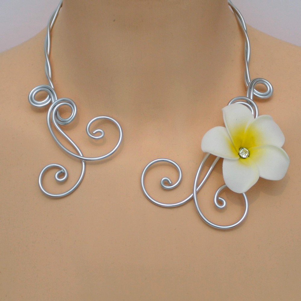 Collier mariage fleur de tiaré