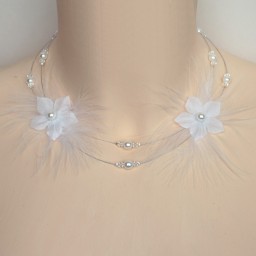 Collier mariage fleurs plumes blanc CO1242A