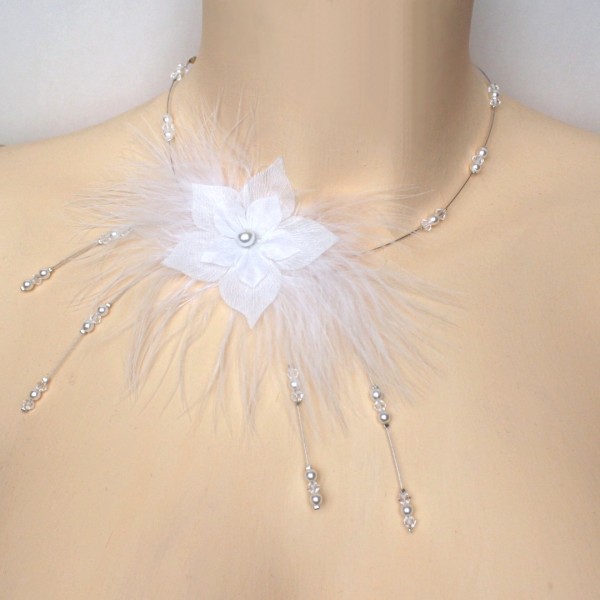 Collier de mari e champ tre avec fleur en soie et plumes blanches