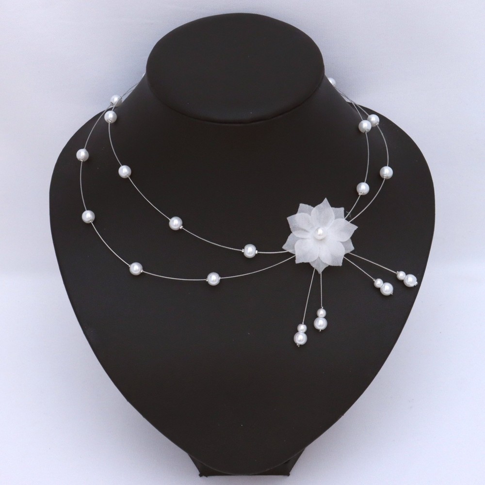 Parure mariage blanche fleurs soie et perles Parure mariage blanche fleurs soie et perles