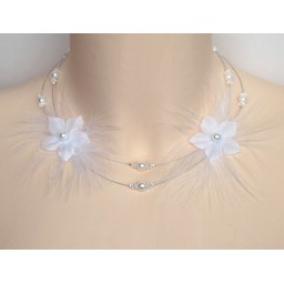 Collier mariage fleurs plumes blanc CO1242A