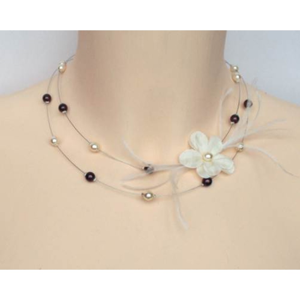 Collier mariage ivoire chocolat fleur soie et plumes Collier mariage ivoire chocolat fleur soie et plumes