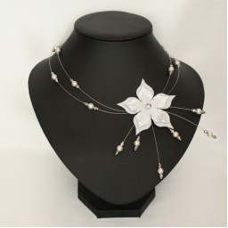 Collier mariage fleur blanc argent CO1270A