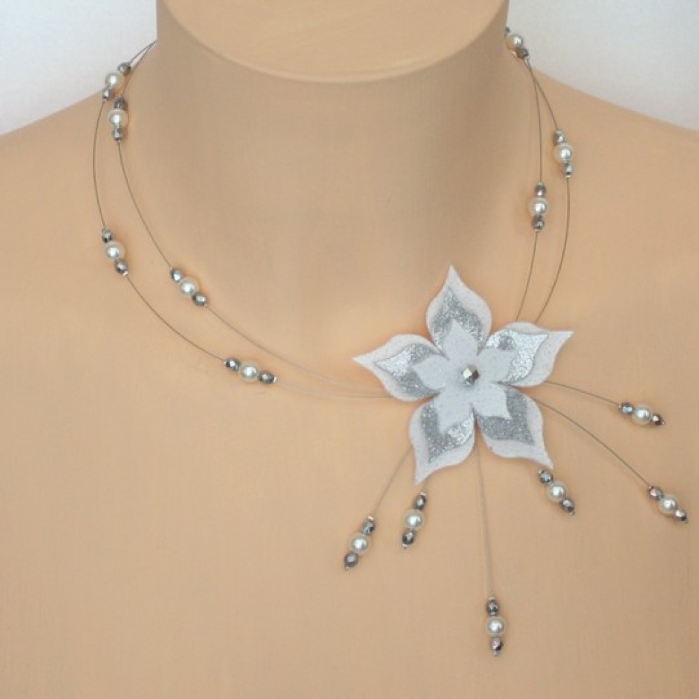 Collier mariage fleur blanc argent