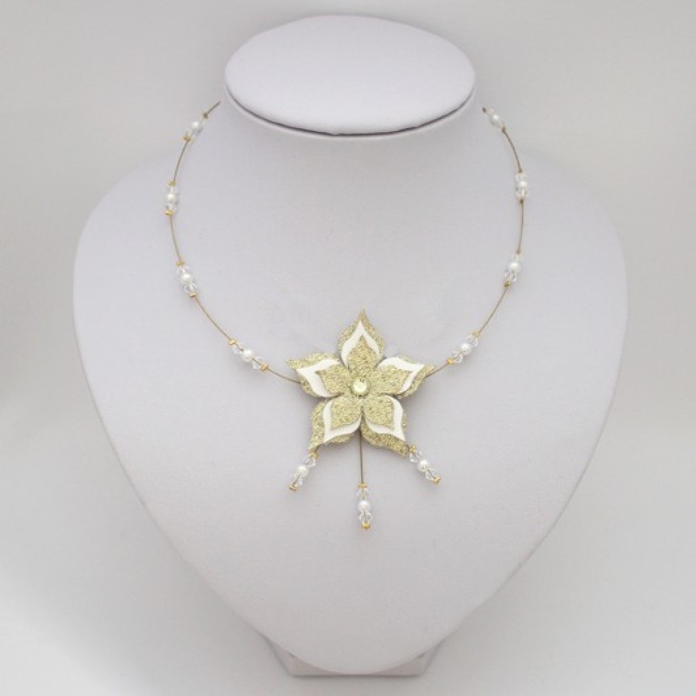 Collier mariage fleur blanc et or